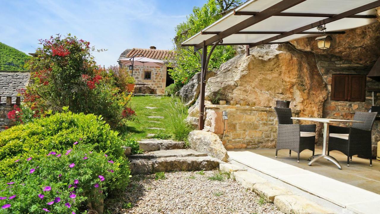 Le Colombier Saint-Veran La Roque-Sainte-Marguerite Luaran gambar